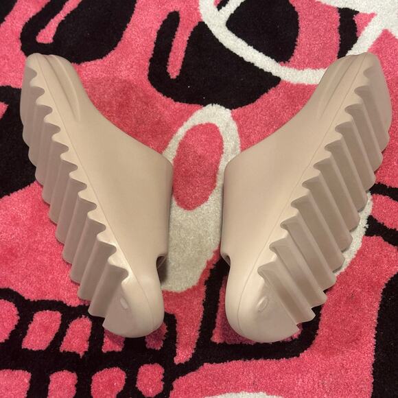Yeezy Slide Pure (First Release) - Size 11 - Brand New - Picture 6 of 10